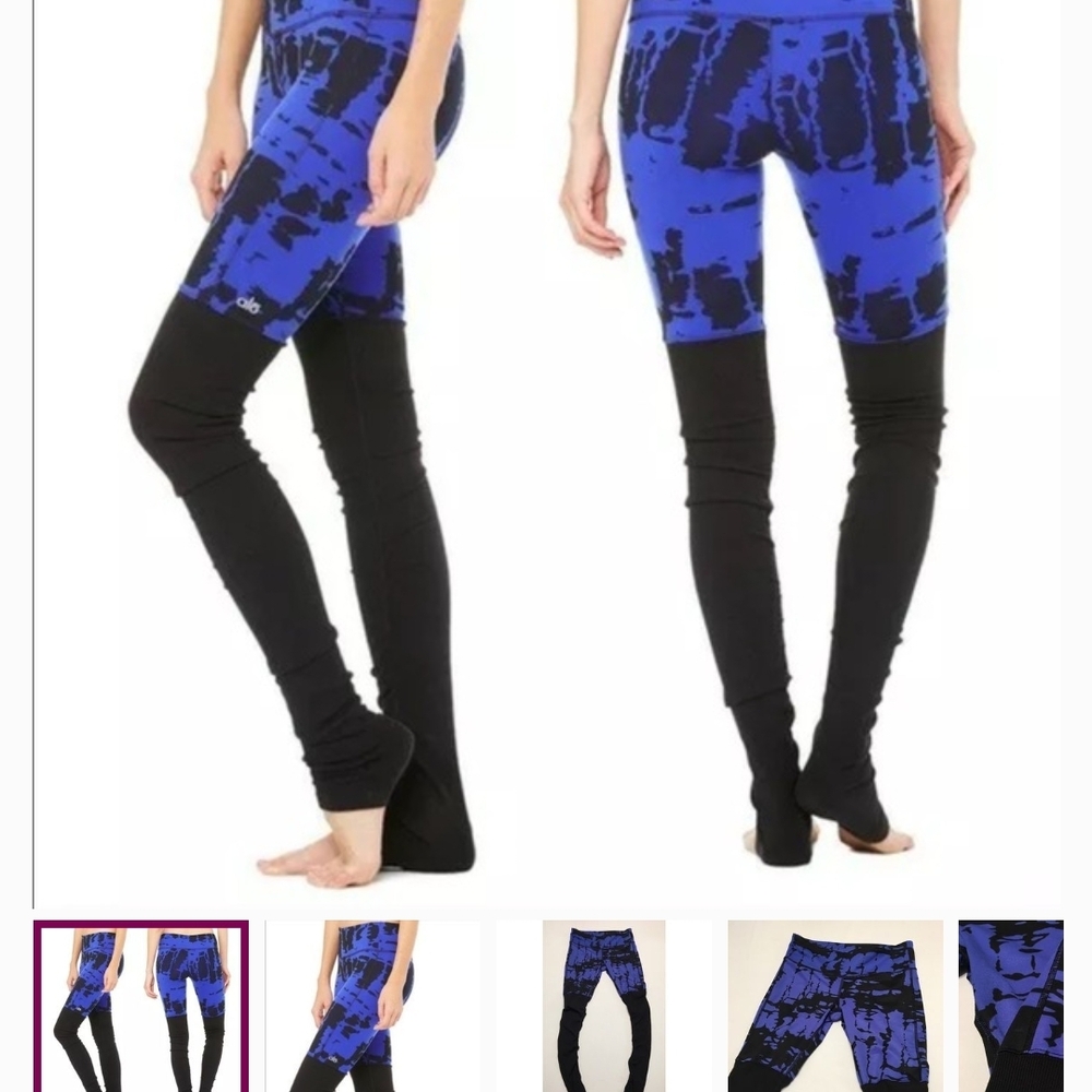ALO Yoga Blue Tie-Dye Leggings with Black Stirrup Panels